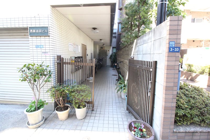 西新宿岡ビル 外観画像