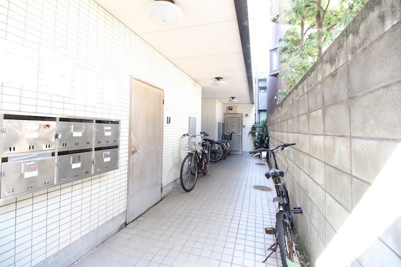 西新宿岡ビル 外観画像