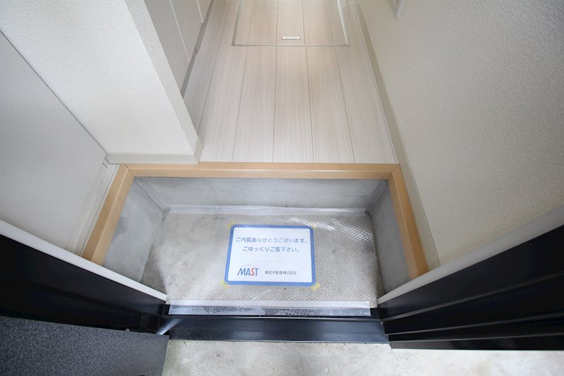 ヒルトップ１ 玄関